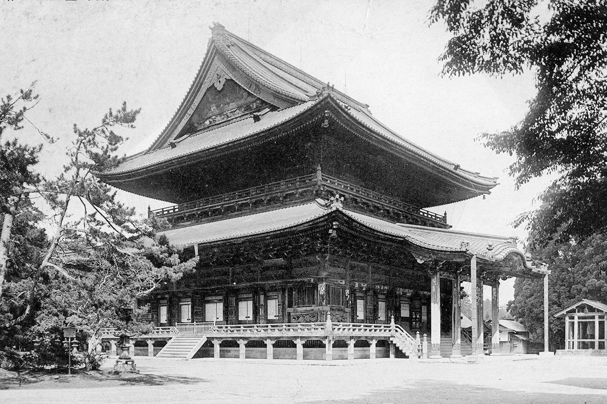 Postcard photo of the previous Kondō