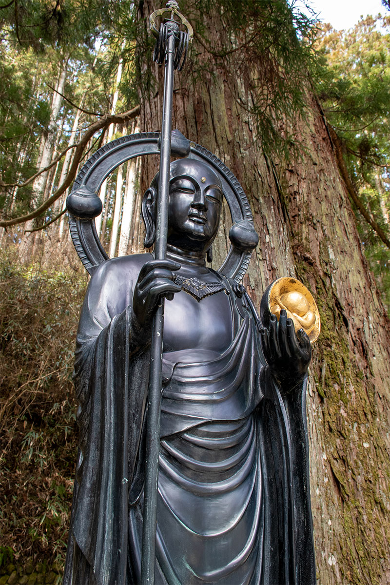 View of Sanhei Mizuko Jizō holdng golden fetus