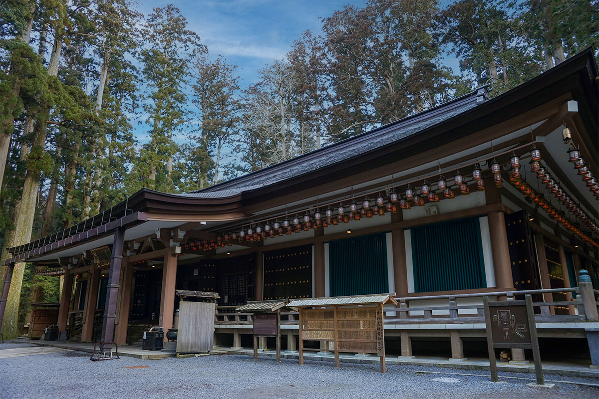 Exterior View of the Tōrōdō