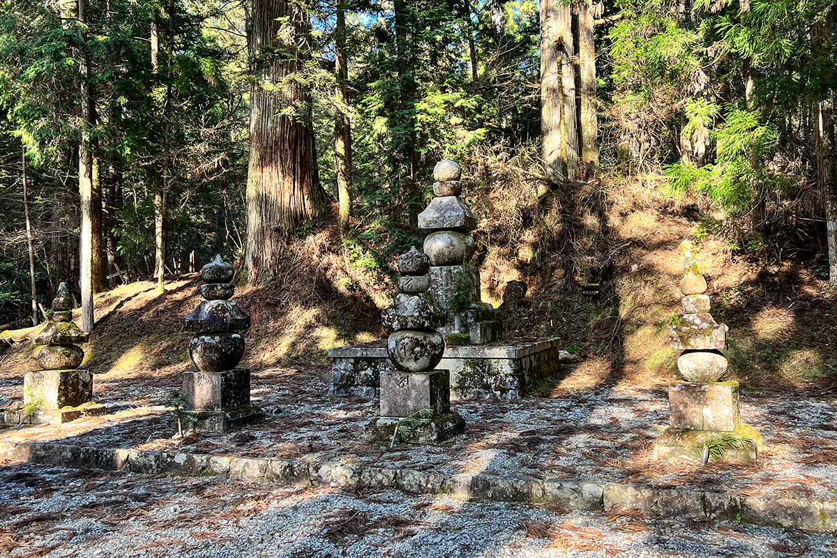 Toyotomi Family Graves